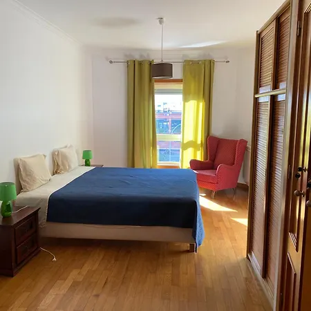 Novo Muito Confortavel Com Vista Rio Algés