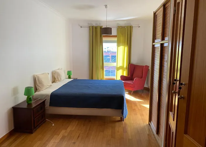Novo Muito Confortavel Com Vista Rio Algés