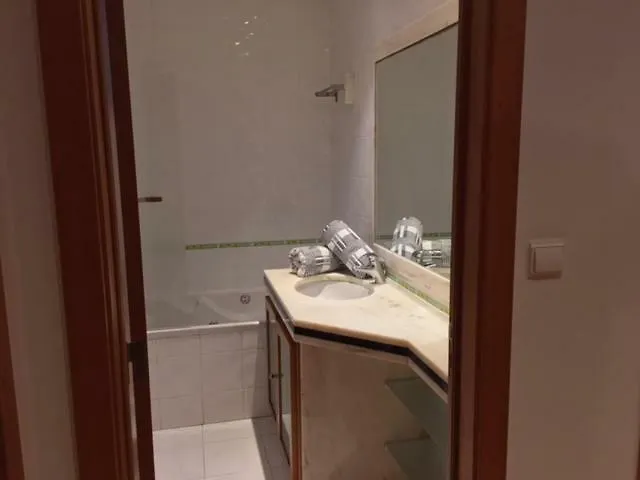 Novo Muito Confortavel Com Vista Rio Algés